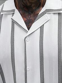 Manfinity CasualCool 男士夏季休閒條紋襯衫短褲套裝 - 黑與白 - 查看 4