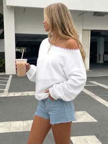 SHEIN EZwear 休閒度假風紅色對比滾邊白色女款露肩寬鬆長袖衛衣，適合春夏度假 - 白色 - 查看 5