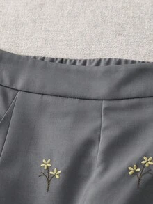 Modelyn 女款休閒百搭日常穿著長褲，花卉刺繡圖案附口袋 - 灰色 - 查看 3