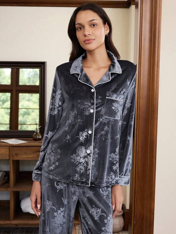 Doze Lane Women's Lapel Jacquard Pattern Long Sleeve Thick Velvet Pajama Set
