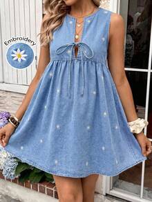 SHEIN Pregnant Women's Floral Embroidery Front Tie Sleeveless  Denim Dress Fall Elegant Casual Y2k Chic Basic Festival Back To School Going Out Vacation - Blue - View 6