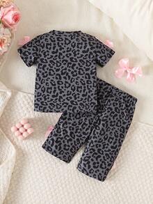 SHEIN 新生女嬰粉黑時尚套裝 短袖上衣配3D蝴蝶結 可愛套裝 適合0-9個月嬰兒 - 深灰色 - 查看 2