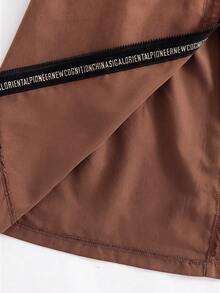 SHEIN 少女休閒字母裝飾寬鬆文字帶連帽口袋中長版派克大衣，梭織雙排扣翻領寬鬆長版外套，休閒軍風，適合通勤與戶外穿著，春夏秋冬四季皆宜，Y2K風格，適合萬聖節、返校季，媽媽與姊妹與我親子姐妹套裝 - 棕色 - 查看 6