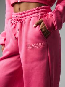 Missguided x Playboy بنطلون جوجر واسع الساق مع خصر برباط وطباعة شعار، بنطلون صوف مريح وكاجوال - روز أحمر - مشاهدة 4
