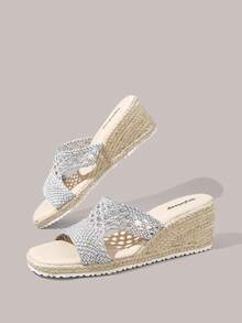 Styleloop Sandal Hak Wedges Anyaman Jerami Tali Rami Wanita Warna Perak, Sandal Selop Hak Wedges Wanita, Sepatu Tali Rami Gaya Bomisian, Cocok untuk Festival Musik. - Perak - View 4