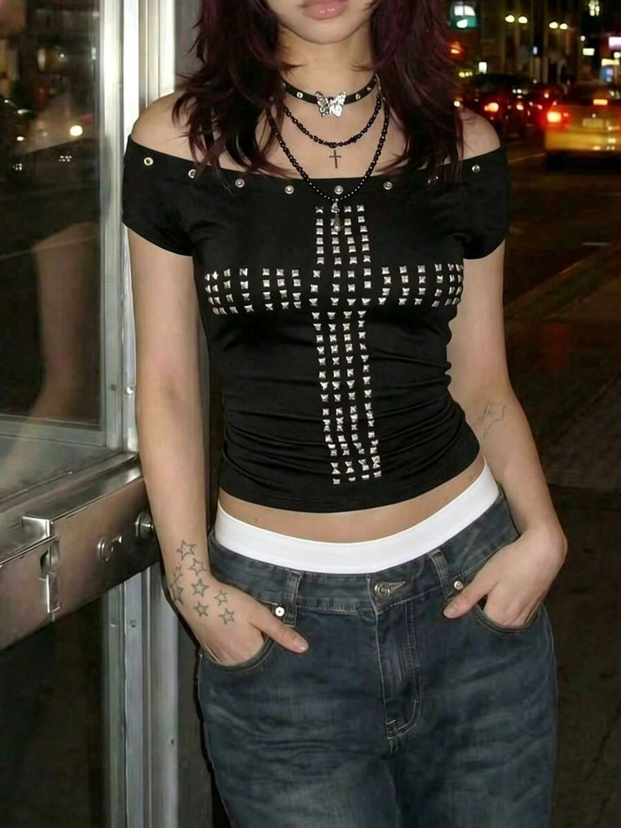 EgrlEra Women's Fashion Metal Decor Rhinestone Black T-Shirt - Black - View 1