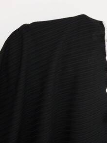 Doze Lane Conjunto de 2 piezas de pijama con ribete de volantes elásticos acanalados y color contrastante, cómodo conjunto de pantalones cortos para casa de talla grande - Negro - Ver 7