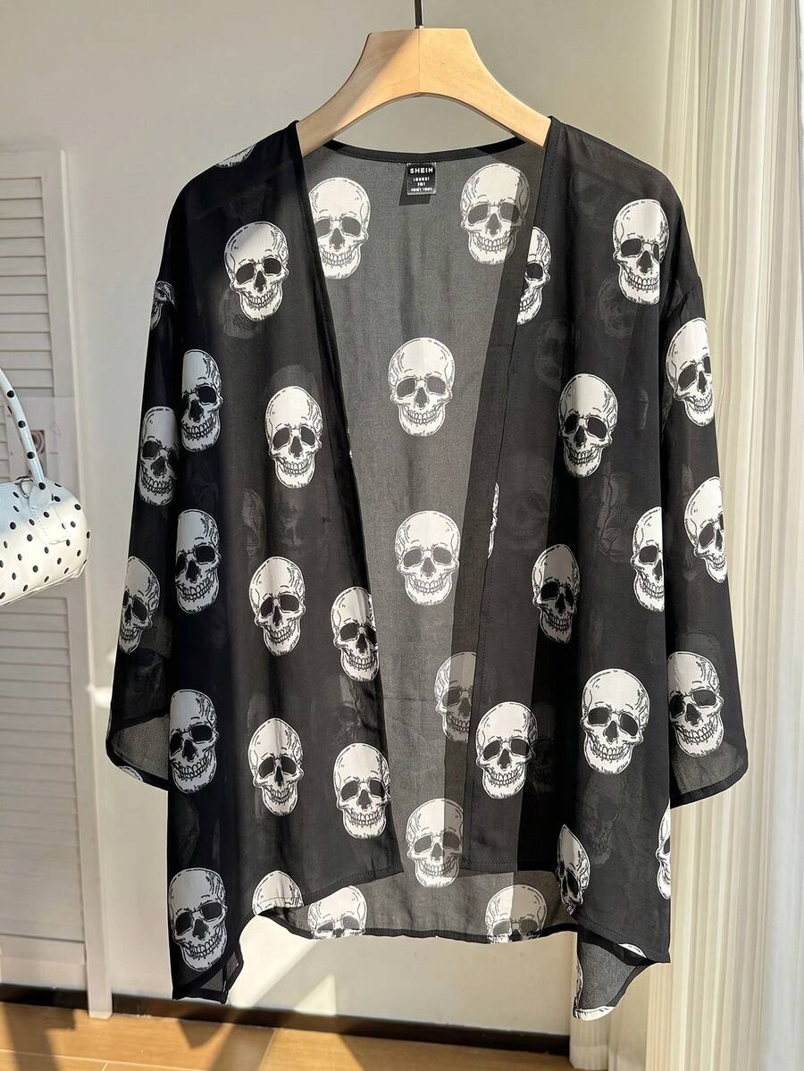 SHEIN EZwear 大尺碼女款骷髏圖案短袖寬鬆開襟衫 - 黑與白 - 查看 1