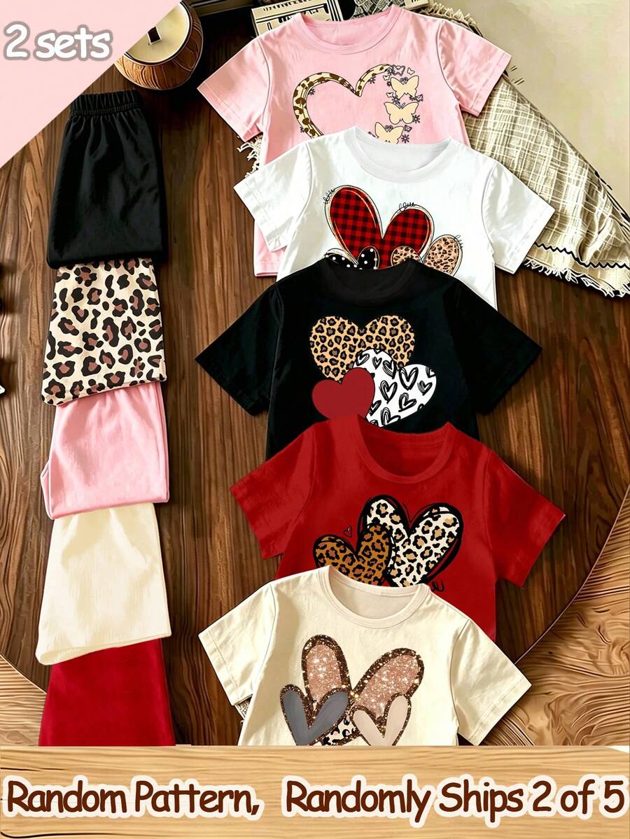 (Patrón aleatorio, 2 conjuntos aleatorios) Camiseta corta básica y pantalones cortos con estampado de leopardo brillante, corazón, mariposa y cuadros para niñas - Multicolor - Ver 1