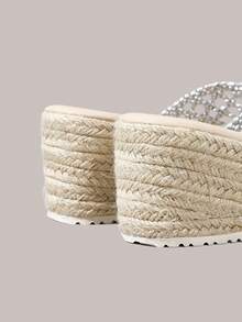 Styleloop Sandal Hak Wedges Anyaman Jerami Tali Rami Wanita Warna Perak, Sandal Selop Hak Wedges Wanita, Sepatu Tali Rami Gaya Bomisian, Cocok untuk Festival Musik. - Perak - View 6