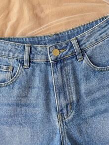 Soleia Women's Hollow Embroidery Pocket Casual Denim Shorts - Light Wash - View 4