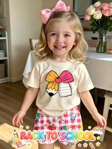 返校季女童幼兒創意卡通鉛筆蘋果印花基礎短袖T恤與彩虹格紋短褲套裝 - 彩色 - 查看 4