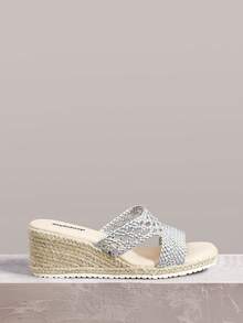 Styleloop Sandal Hak Wedges Anyaman Jerami Tali Rami Wanita Warna Perak, Sandal Selop Hak Wedges Wanita, Sepatu Tali Rami Gaya Bomisian, Cocok untuk Festival Musik. - Perak - View 1
