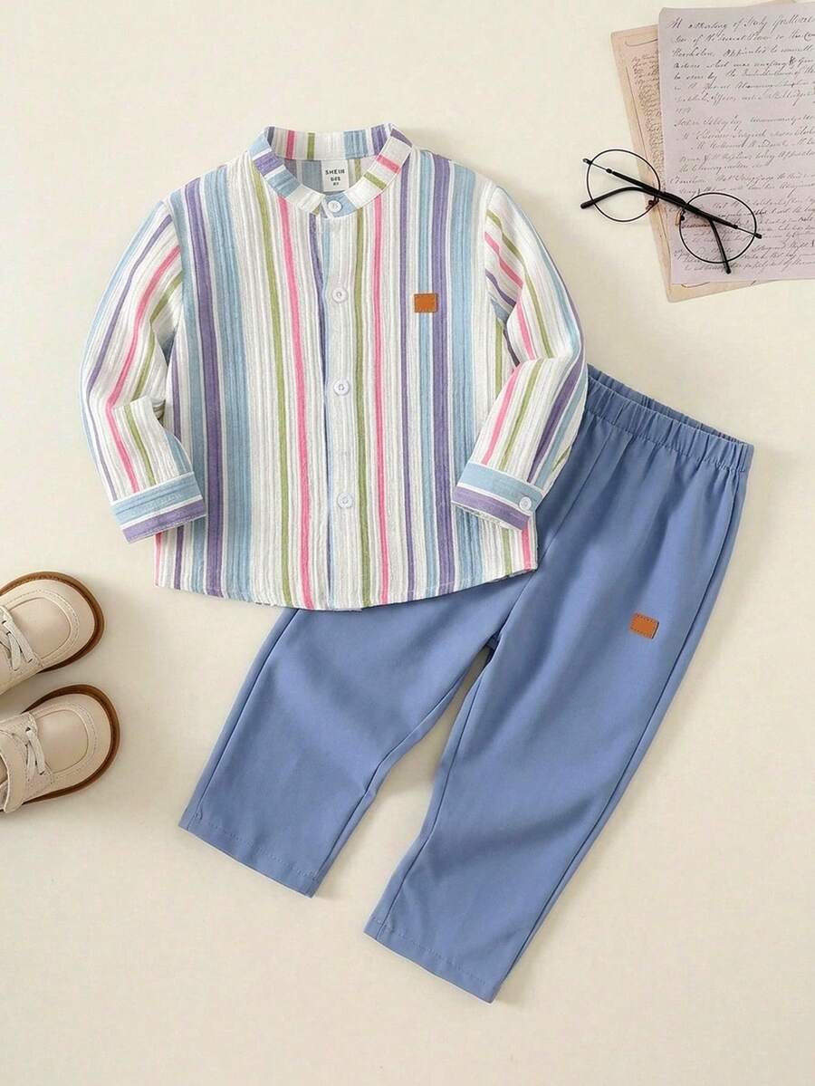 SHEIN 2件組小男孩休閒度假舒適百搭條紋小領短袖襯衫與長褲套裝,適合婚禮季、海灘、開學季,春夏季穿著 - 彩色 - 查看 1