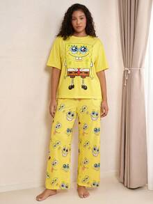 SpongeBob SquarePants | SHEIN Conjunto de pijama de top oversize de hombros caídos y pantalones con gráfico de dibujos animados para tallas grandes - Amarillo - Ver 1