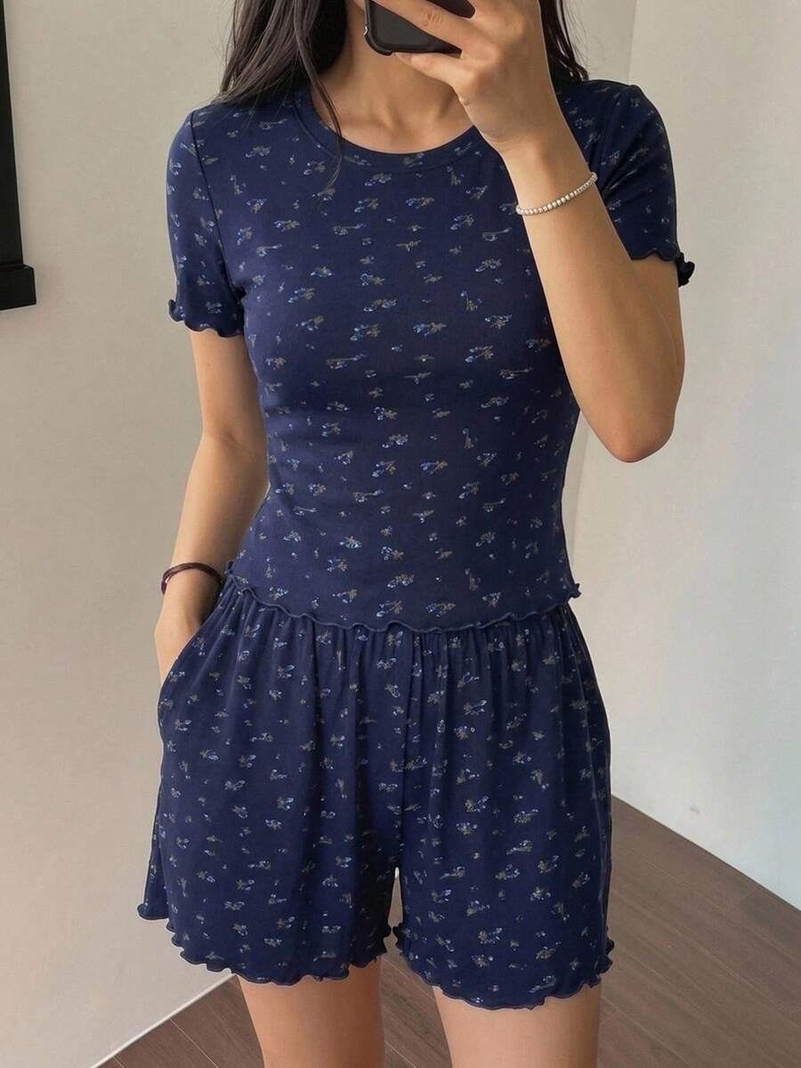 DAZY 甜美碎花修身短袖T恤與寬鬆短款睡褲2件組 夏季女款睡衣套裝 - 藏蓝色 - 查看 1