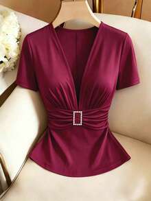 Elenzga Kaos Wanita Model V-Neck Merah Terbaru Musim Panas, Potongan Slim Fit, Kancing Rhinestone, Elegan, Gaya Seksi untuk Beraktivitas di Luar Rumah - Burgundy - View 4
