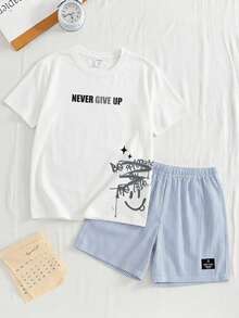 SHEIN 青少年男孩夏季簡約休閒短袖T恤與條紋短褲兩件套，寬鬆舒適居家睡衣，休閒學院風舒適時尚簡約實用百搭，柔軟面料適合日常穿著、上學、旅行、居家、度假 - 白色 - 查看 3