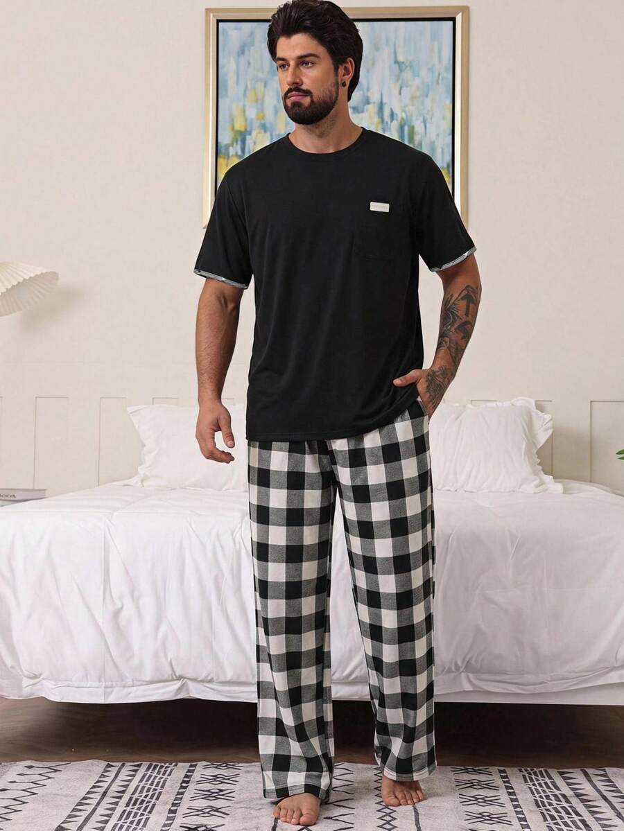 DAZY 男士春秋短袖貼袋標誌T恤搭配黑白格紋鬆緊腰長褲居家休閒套裝 - 彩色 - 查看 1