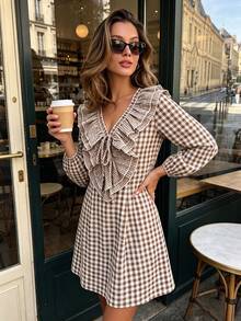 SHEIN فستان كاجوال نسائي بنقشة مربعات مع كشكشة وربطة أمامية وأكمام طويلة - بني - مشاهدة 4