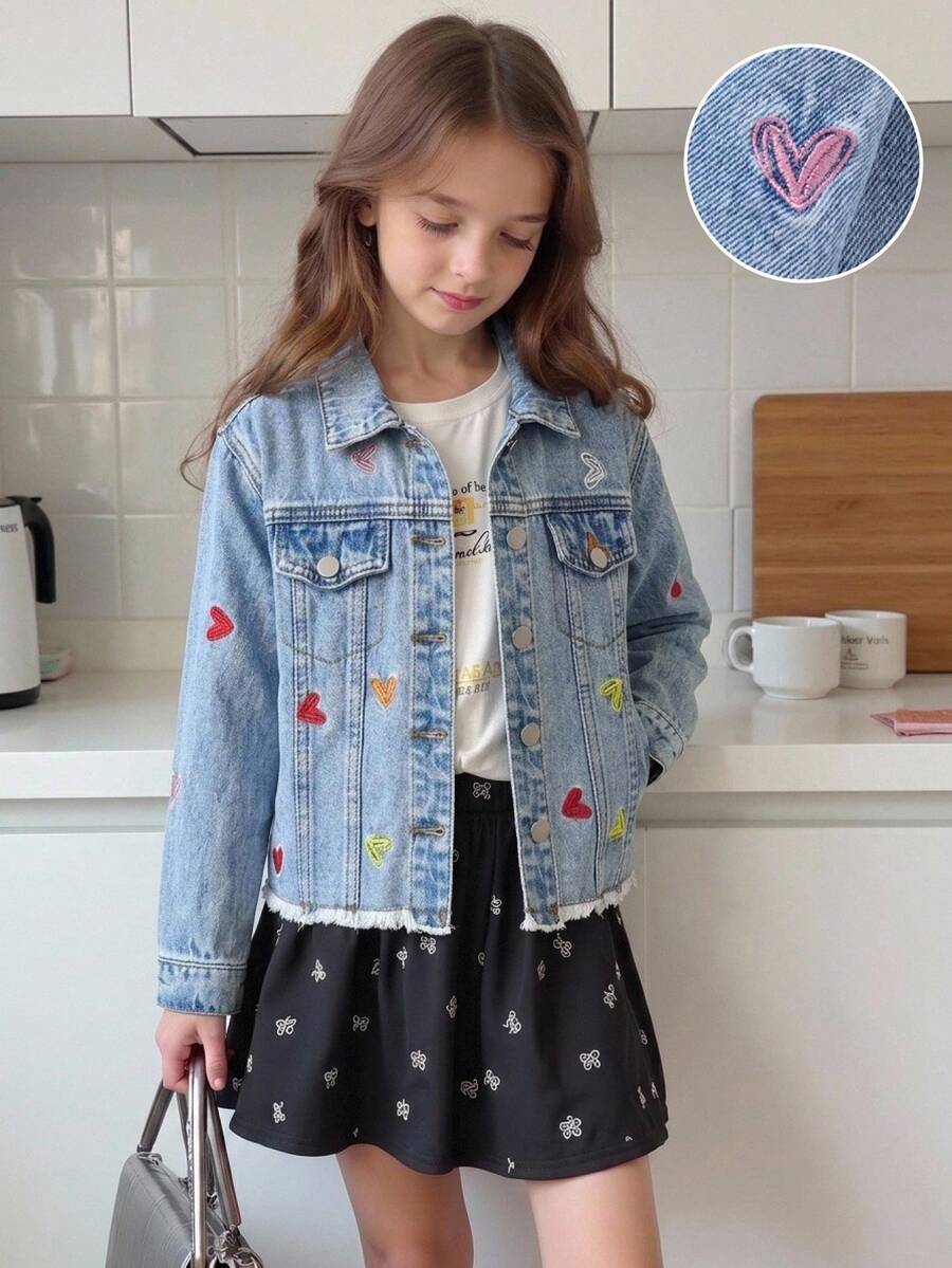 SHEIN 女童小女孩休閒可愛彩色愛心刺繡圖案藍色丹寧翻領長袖夾克,秋冬女童返校穿搭 - 淺色水洗藍 - 查看 1