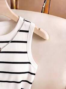 GlowEve Women Striped Round Neck Tank Top And Drawstring Waist Shorts Casual 2 Pieces Set - Multicolor - View 3