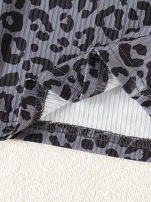 SHEIN 新生女嬰粉黑時尚套裝 短袖上衣配3D蝴蝶結 可愛套裝 適合0-9個月嬰兒 - 深灰色 - 查看 6