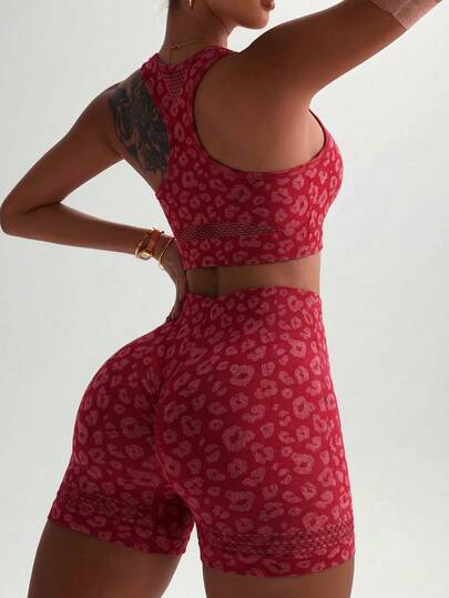 SHEIN Core Rhythm Bộ đồ thể thao nữ gồm áo tank top jacquard họa tiết da báo và quần short