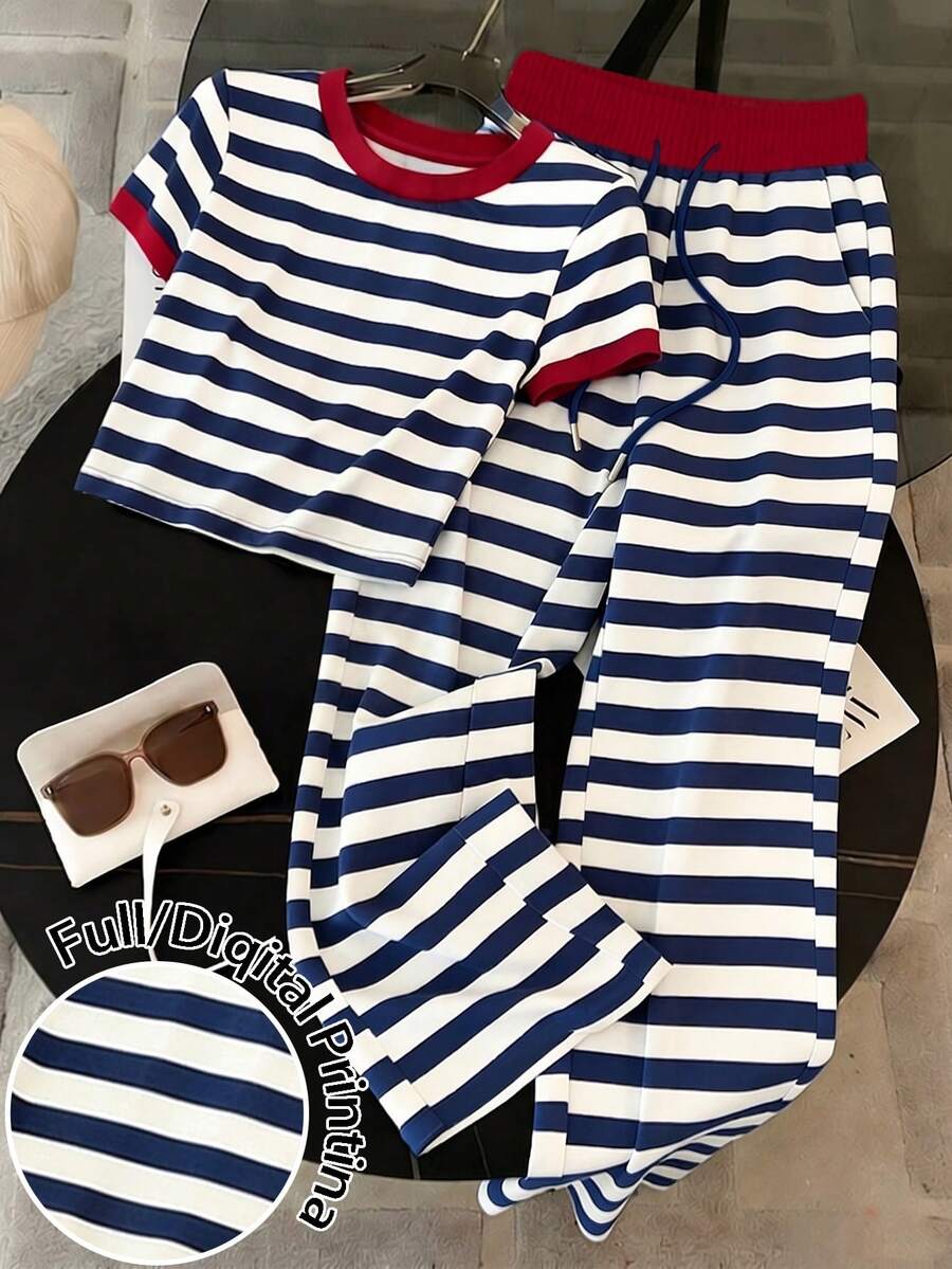 Resyla Camiseta de manga corta con cuello redondo de ajuste regular + Pantalones de pierna recta con bolsillos en diagonal - Multicolor - Ver 1