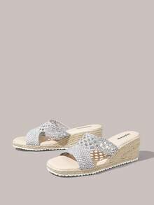 Styleloop Sandal Hak Wedges Anyaman Jerami Tali Rami Wanita Warna Perak, Sandal Selop Hak Wedges Wanita, Sepatu Tali Rami Gaya Bomisian, Cocok untuk Festival Musik. - Perak - View 3