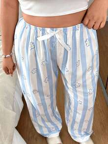 Napfluff CURVE Napfluff CURVE Calça de Pijama Feminina Plus Size com Estampa Floral Listrada Azul & Branca, Decoração de Laço Branco, Uso em Todas as Estações - Azul e Branco - Visão 4