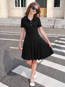SHEIN 兒童青少年女孩夏季休閒可愛街頭優雅復古學院風羅紋針織黑色 Polo 領短袖套頭喇叭裙洋裝 - 黑色 - 查看 3