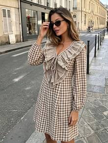 SHEIN فستان كاجوال نسائي بنقشة مربعات مع كشكشة وربطة أمامية وأكمام طويلة - بني - مشاهدة 5