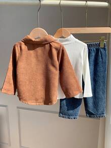 SHEIN 3 pezzi/Set Outfit casual autunno/inverno per neonato maschio, include maglietta interna, camicia bianca a collo medio e jeans in denim, set camicia, set giacca, set denim, outfit autunno/inverno per neonato - Multicolore - Visualizzare 2
