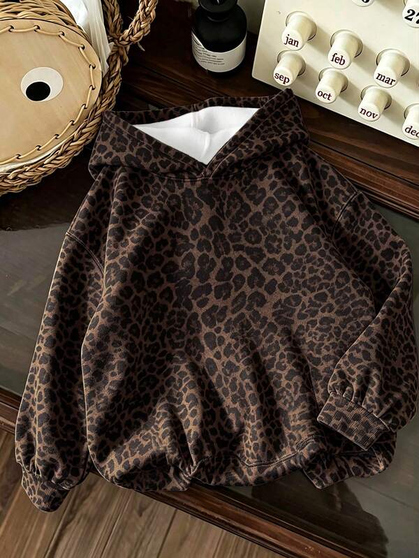 SHEIN Teen Girl Fall College Style Digital 80, Leopard Print , American Campus Vibe, City-Walk, Street Atmosphere, Casual Campus Sporty Style, Casual Minimalist Loose Comfortable Sweatshirt Suitable For Autumn/Winter, Streetwear