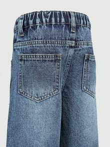 Denimly 春夏新款幼童女童牛仔長褲，淺藍色調牛仔面料，寬鬆隨性風格，隱藏慵懶氣息，柔軟牛仔布料如被雲朵包裹，愛心刺繡宛如心跳信號，隱藏浪漫，彈性腰頭設計不勒肚子，跑跳超舒適！搭配簡單白色T恤即可打造校園風 - 深色水洗藍 - 查看 7