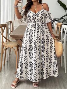 SHEIN VCAY Gaun Kasual Wanita Ukuran Besar dengan Motif Cetak Seluruh Permukaan dan Belahan Samping untuk Sehari-hari - Hitam - View 3