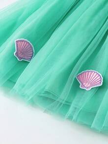 SHEIN Glamorique Kids 女嬰公主洋裝，淡紫色緞面搭配薄荷綠薄紗裙，背後可拆卸蝴蝶結，飾有多款粉紫色貝殼刺繡貼花，適合女嬰生日派對、家庭照、家庭聚會、參加婚禮及其他重要場合，夏季短洋裝畢業舞會度假穿搭 - 綠色 - 查看 5