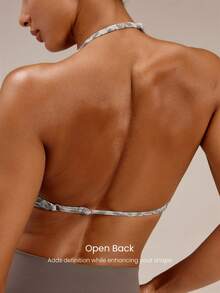 GLOWMODE FeatherFit™ Bra Olahraga Tanpa Lengan dengan Leher Halter yang Dapat Disesuaikan dan Bagian Depan Berkerut, Dilengkapi dengan Bantalan Anti-Selip yang Dapat Dilepas, Cocok untuk Yoga, Studio, Pilates, dan Pemakaian Sehari-hari - Light Grey - View 4