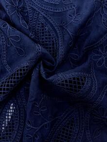 GlowEve CURVE 大尺碼百搭高級刺繡鏤空布料女式襯衫 - 藏蓝色 - 查看 3