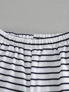 SHEIN 女童青少年時尚休閒街頭風短版連帽衛衣寬腿褲套裝，黑白條紋經典秋冬穿搭，適合六年級派對秋季造型 - 黑與白 - 查看 5