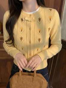 DAZY 女款圖案刺繡修身圓領長袖休閒度假復古針織開襟衫，春秋款 - 黃色 - 查看 5