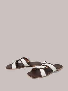 Styleloop Women Shoes Multi-Colored Canvas Splicing Square Toe Flat Bottom Cross Sandals, Simple Casual Style, Suitable For Daily Commuting, Vacation Travel - Brown - View 3