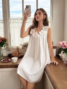 Snug Reverie 3D Floral Decor Collar Loose Fit Women's Nightgown - White - View 5