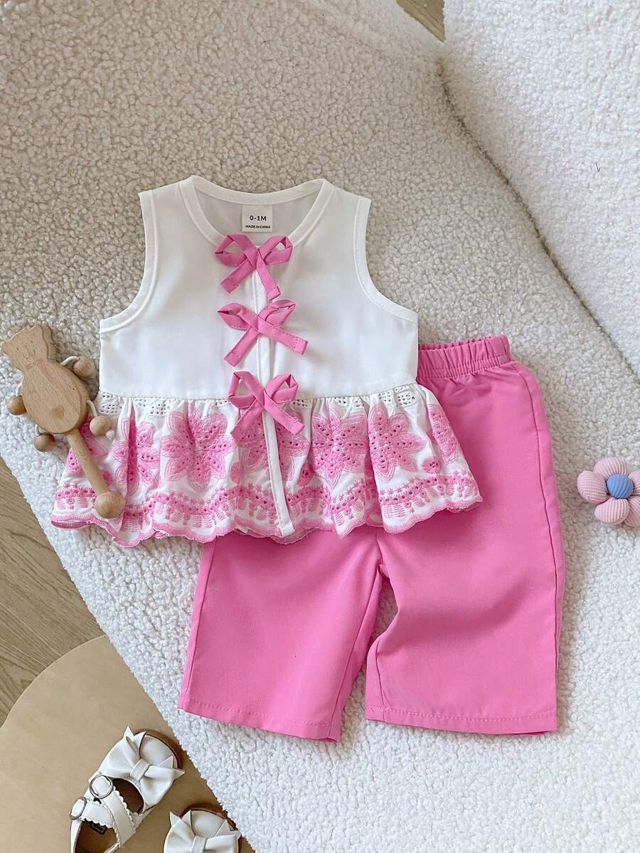 SHEIN Playful Pals 新生女嬰夏季無袖圓領前扣蝴蝶結下擺刺繡彈性腰直筒褲套裝 - 粉色 - 查看 1