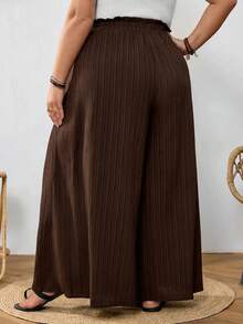 SHEIN CURVE+ Celana Panjang Ukuran Besar Warna Polos Pinggang Tinggi Kaki Lebar, Desain Pinggang Paper Bag, Cocok Untuk Liburan Musim Panas di Pantai - Coklat - View 2