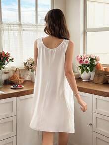 Snug Reverie 3D Floral Decor Collar Loose Fit Women's Nightgown - White - View 2
