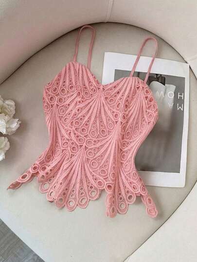 Modelyn Top de tirantes finos rosa para mujer, nuevo para verano, con bordado delicado y detalle fruncido, estilo elegante y romántico para fiesta de vacaciones, vacaciones casuales, citas, moda de nicho, top con sujetador acolchado versátil y cómodo