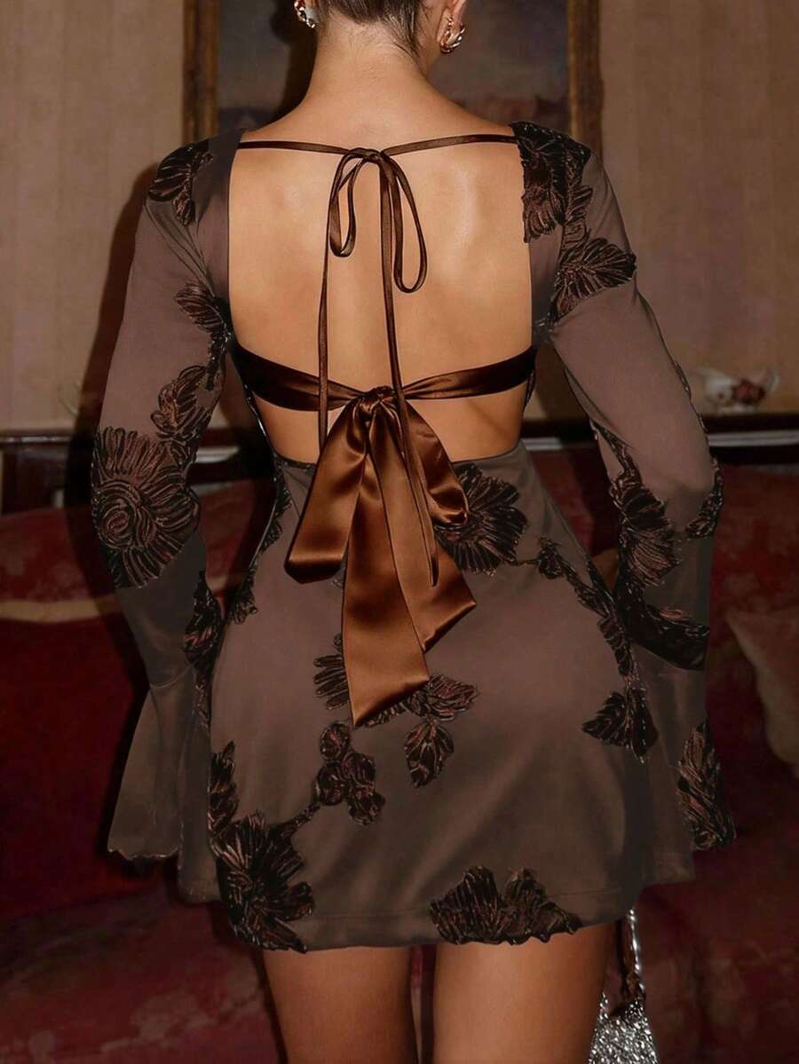 Glamine Charm 棕色網紗刺繡露背緞面綁帶裝飾性感迷人洋裝,浪漫約會日常穿著,優雅年輕女性喇叭袖收腰優雅棕色碎花洋裝 - 棕色 - 查看 1