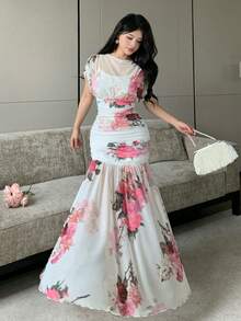 Modelyn 白色網紗花卉印花百褶優雅長洋裝，適合女性，婚禮與度假穿著 - 白色 - 查看 3